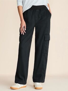 LOFT Linen-Blend Drape Cargo Pants in black
